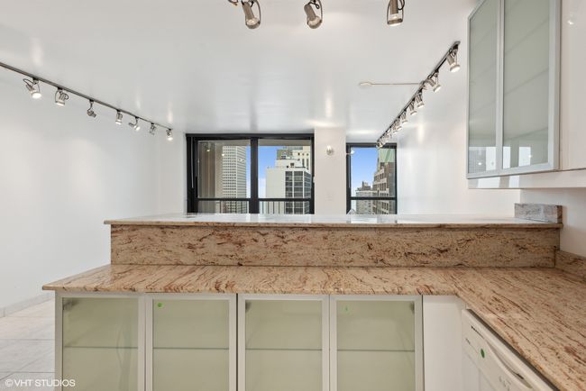 APT-17F - 1030 N State St, Home with 0 bedrooms, 1 bathrooms and null parking in Chicago IL | Image 5