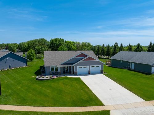 614 Dewberry Ln, Alexandria, MN, 56308-8714 | Card Image