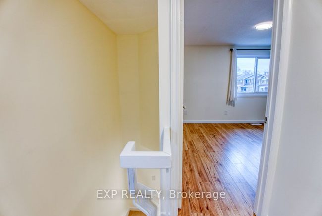 42 Fair Oaks Cres, House attached with 3 bedrooms, 2 bathrooms and 2 parking in Nepean ON | Image 23