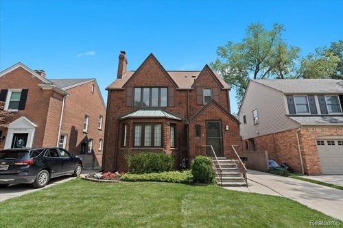 312 Mckinley Ave, Grosse Pointe Farms, MI, 48236-3421 | Card Image