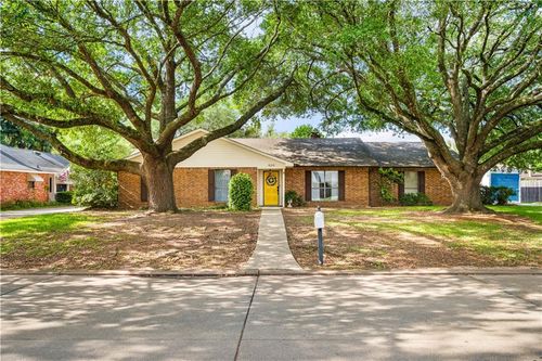 804 Terra Ave, Alexandria, LA, 71303-2249 | Card Image