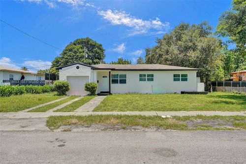 1041 Ne 169th St, Miami, FL, 33162-2656 | Card Image