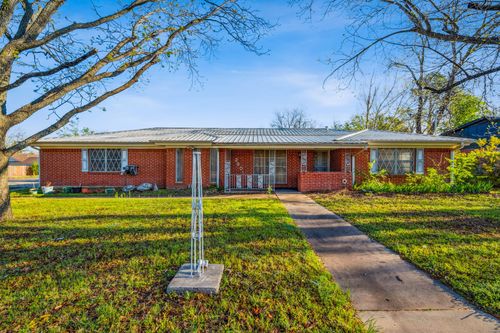 2901 S Murco Dr, Mineral Wells, TX, 76067-5757 | Card Image