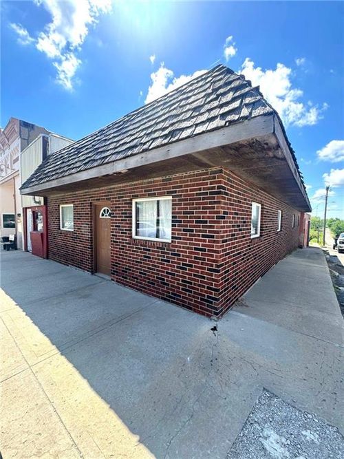 24 W 4th St, Grant City, MO, 64456-5508 | Card Image