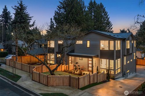 11415 Ne 91st St, Kirkland, WA, 98033-5733 | Card Image