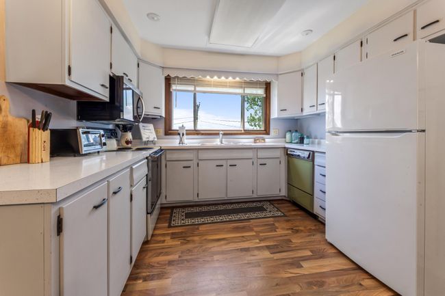 Main Level Kitchen | Image 9