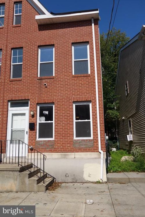 186 Passaic St, Trenton, NJ, 08618-4650 | Card Image