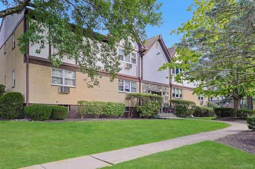 apt-11f-9 Somerset Dr, Suffern, NY, 10901-6934 | Card Image