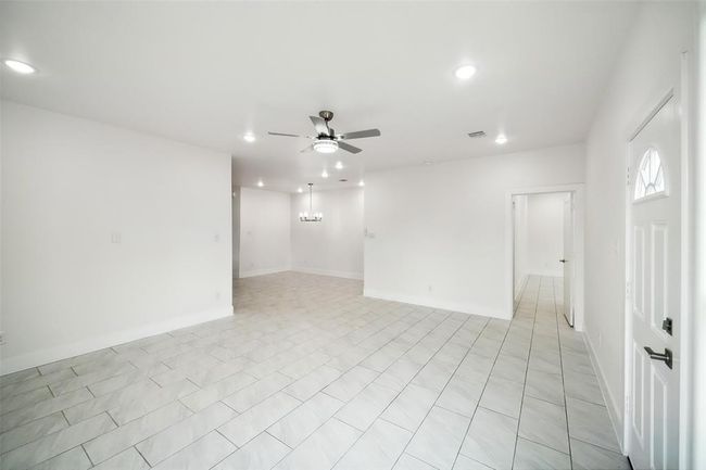 702 Azalea St, House other with 4 bedrooms, 2 bathrooms and 2 parking in Prairie View TX | Image 6
