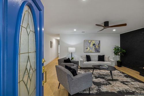 2918 Hatton St, San Antonio, TX, 78237-4425 | Card Image