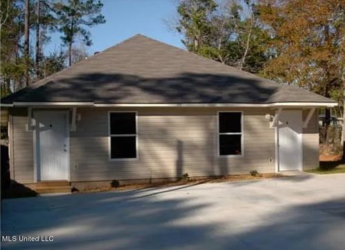 a-2521 N 10th St, Ocean Springs, MS, 39564-7499 | Card Image