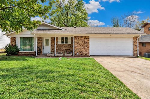1109 S Valentine Dr, Sherman, TX, 75090-8351 | Card Image