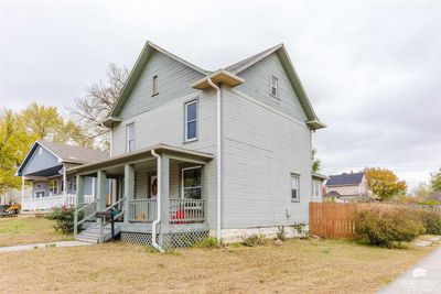 400 Spruce Street, House other with 3 bedrooms, 2 bathrooms and null parking in Wamego KS | Image 2