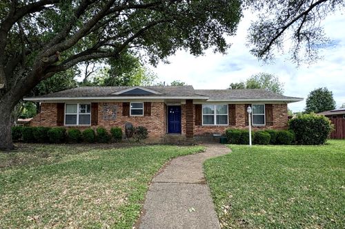 302 Van Rowe Avenue, Duncanville, TX, 75116 | Card Image