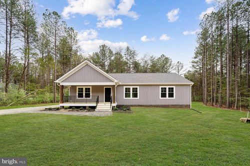 106 E Sunrise Dr, Warsaw, VA, 22572-3391 | Card Image