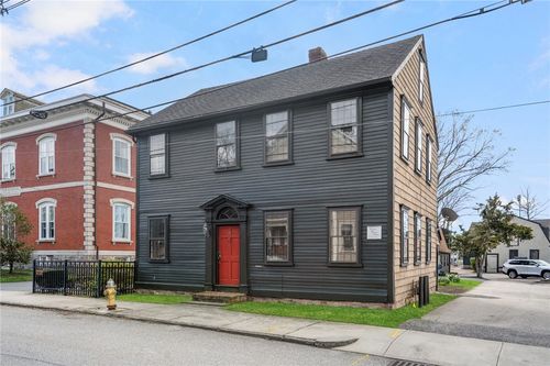 14 Elm Street, Newport, RI, 02840 | Card Image