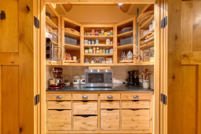 Walk-In Pantry | Image 22