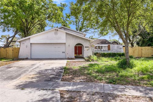 6734 Twelve Oaks Blvd, TAMPA, FL, 33634-2266 | Card Image