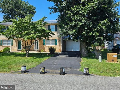 14788 Sherwood Dr, GREENCASTLE, PA, 17225-8403 | Card Image
