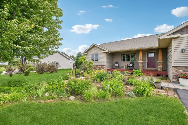 10-web-or-mls-Prairie Grass Dr-1006-008.jpg | Image 10