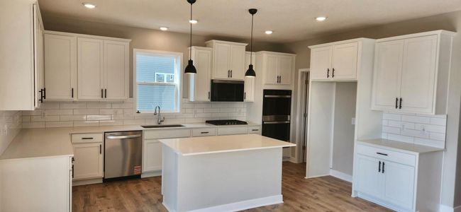Signature Kitchen. Actual Home Shown. | Image 29