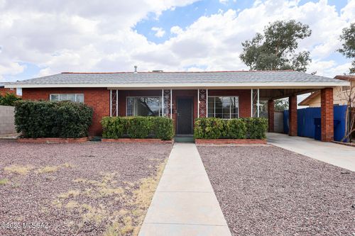 2642 E Eastland St, Tucson, AZ, 85716-5765 | Card Image