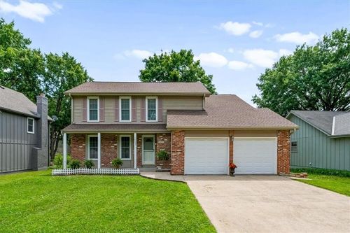 1955 E Sunvale Dr, Olathe, KS, 66062-2305 | Card Image