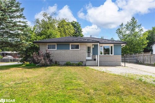 35 Ashburton Cres, Angus, ON, L0M1B0 | Card Image