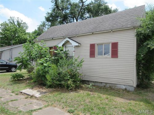 108 E Elm, West Frankfort, IL, 62896 | Card Image