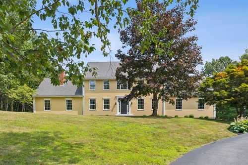 4 Victoria Lane, Falmouth, ME, 04105 | Card Image