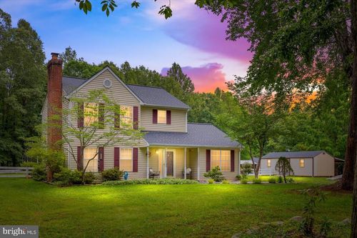 319 Fox Hunters Ln, Madison, VA, 22727-4121 | Card Image