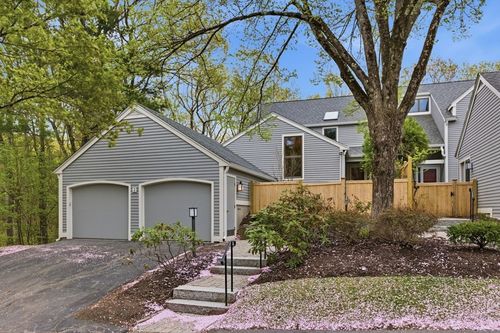 2-2 Hillside Dr, Wayland, MA, 01778-3814 | Card Image