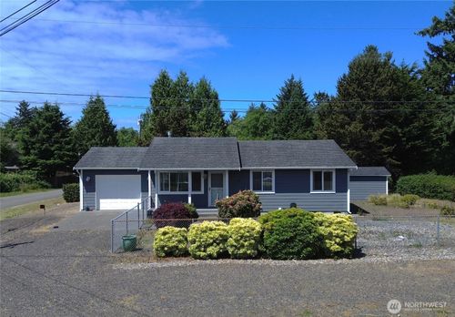 731 S Broadway St, Westport, WA, 98595 | Card Image