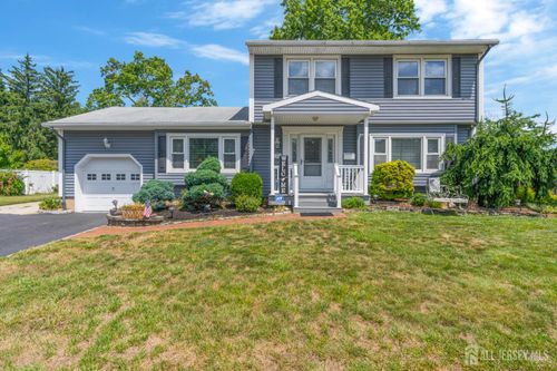 32 Dogwood Dr, Middlesex, NJ, 08846-1403 | Card Image