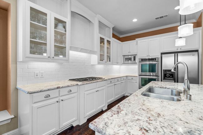 8920 Cypress Creek Rd, House other with 4 bedrooms, 4 bathrooms and null parking in Lantana TX | Image 4