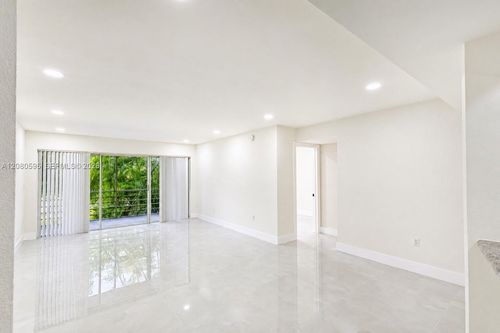 206-4205 N University Dr, Sunrise, FL, 33351-6228 | Card Image