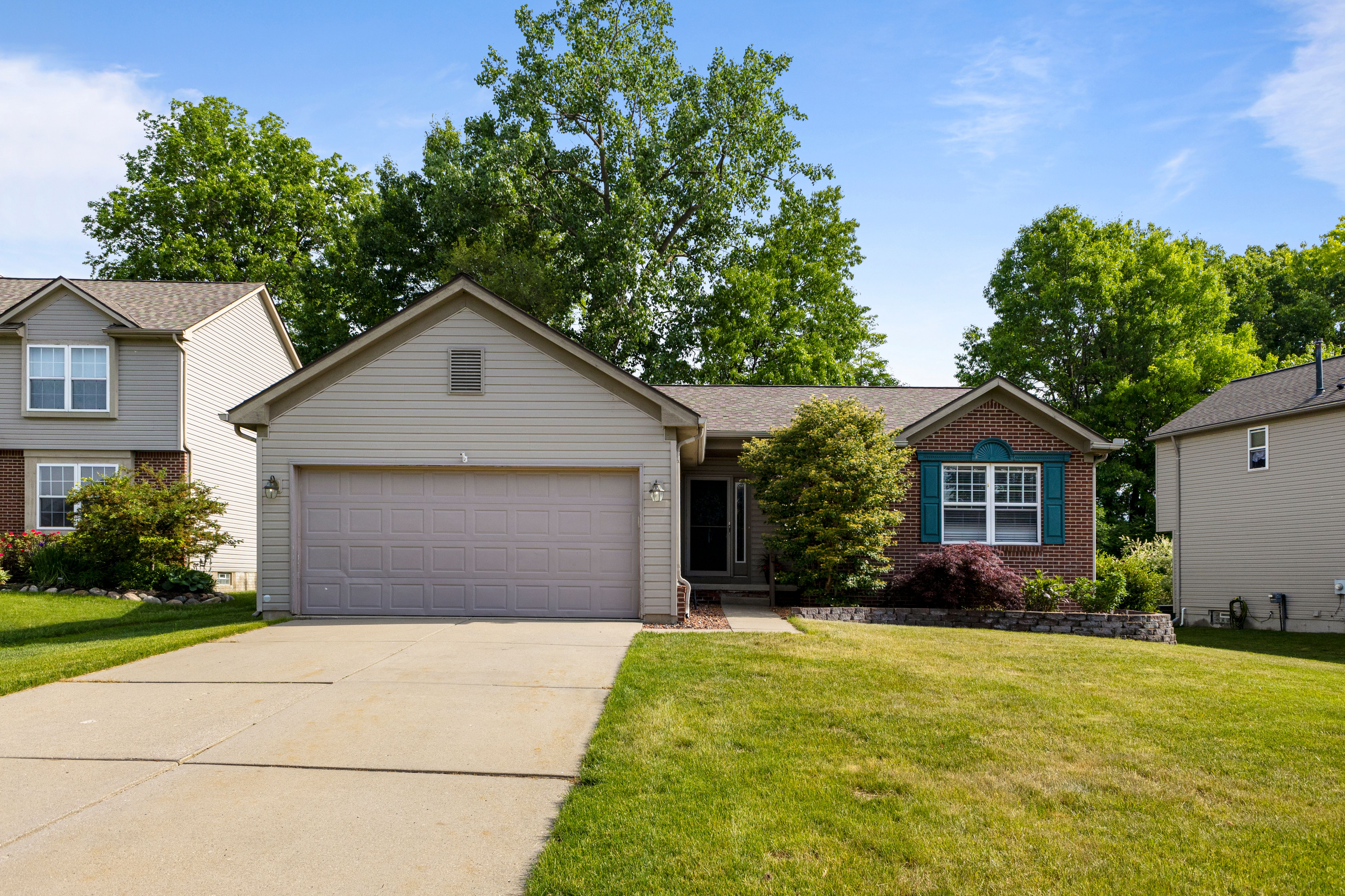 Bonita Dr, Waterford, MI 48329