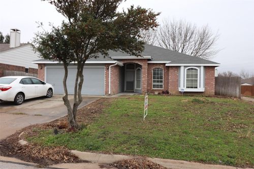 1101 Valley Branch Dr, Arlington, TX, 76001-7834 | Card Image