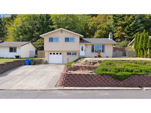 460 Westmont Dr, Reedsport, OR, 97467 | Card Image