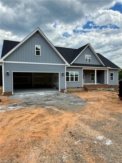 121 Winchester Dr, Ararat, NC, 27007-8166 | Card Image
