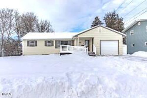 620 Crescent Ln, Bismarck, ND, 58501-2410 | Card Image