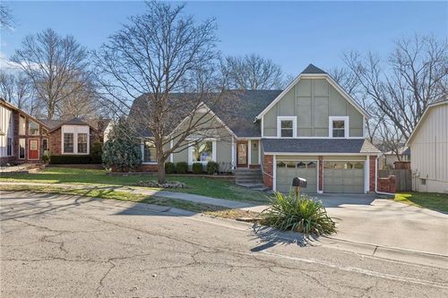 12226 W 72nd St, Shawnee, KS, 66216-3624 | Card Image