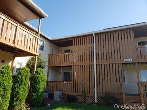 21-27 Weathervane Dr, Washingtonville, NY, 10992-2232 | Card Image