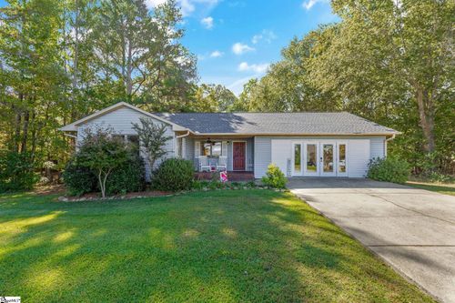 104 Fairway Ln, Westminster, SC, 29693-6418 | Card Image