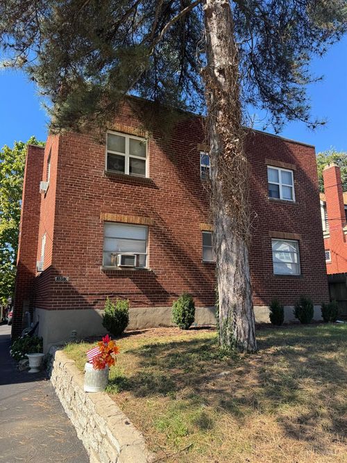 3853 Delmar Ave, Cheviot, OH, 45211-4838 | Card Image