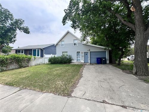 304 Washington Ave, Davidson, SK, S0G1A0 | Card Image