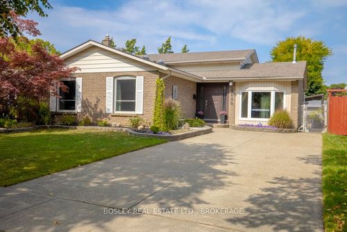 5609 Fredonia Dr, Niagara Falls, ON, L2J3N1 | Card Image