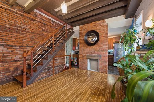 1632 Brown St, PHILADELPHIA, PA, 19130-2807 | Card Image