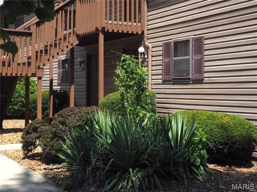 122 Ashley Dr, Fairview Heights, IL, 62208-3811 | Card Image