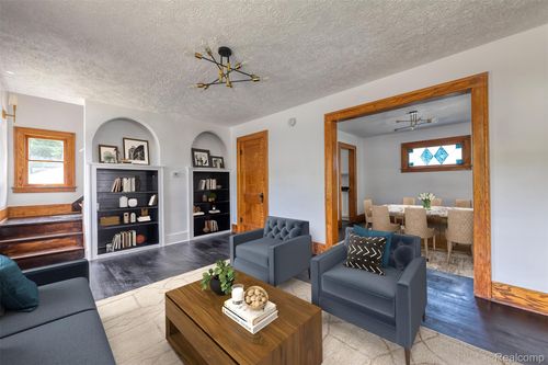 2420 Maplewood Avenue, Lansing, MI, 48910 | Card Image